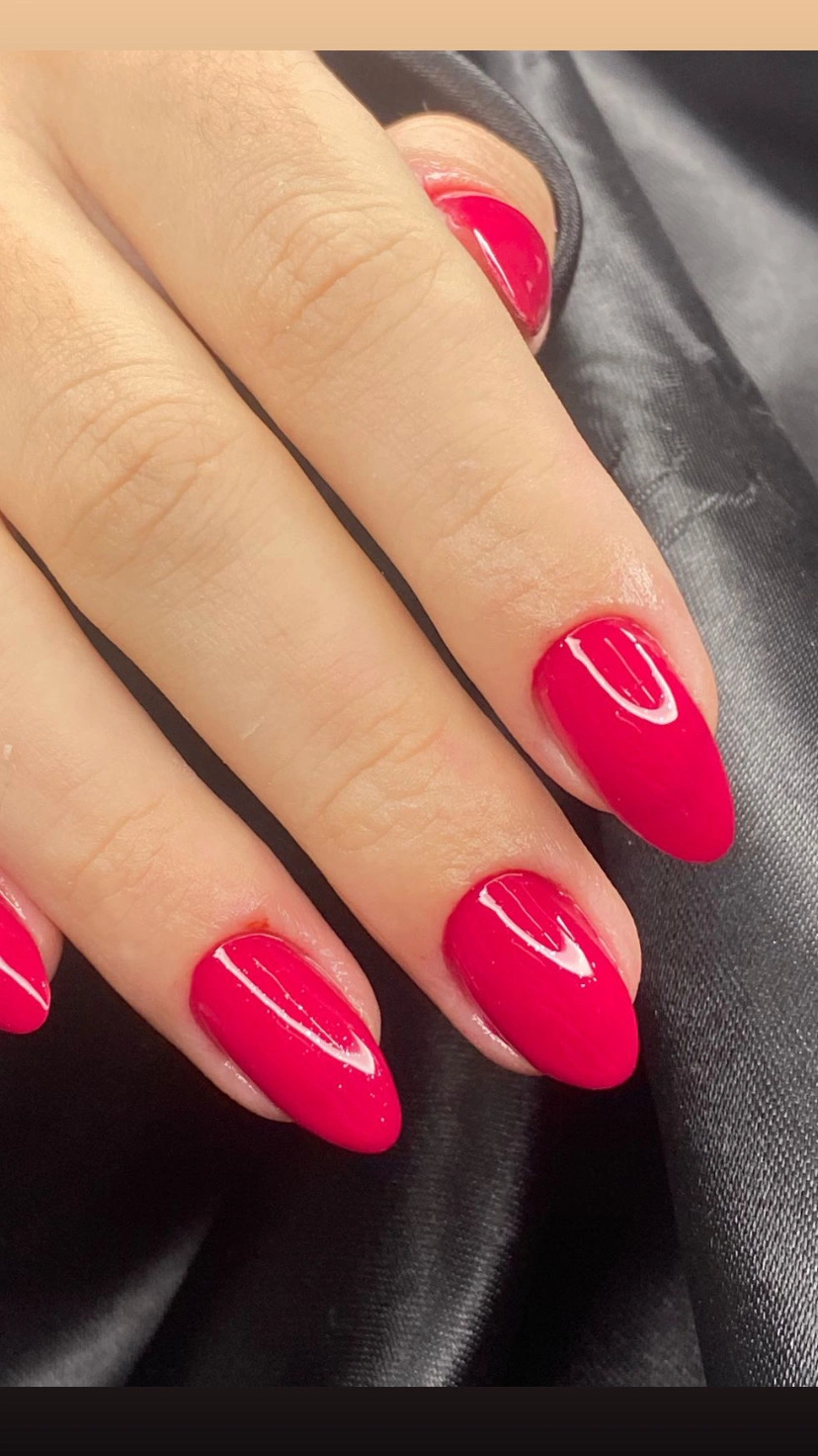Esmaltação em vermelho